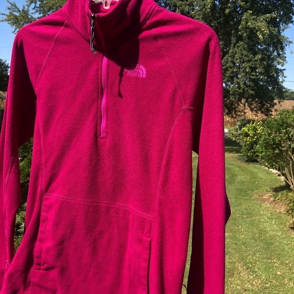 ⚫️ NORTH FACE HOT PINK FLEECE 1/4 zip - Picture 9 of 12